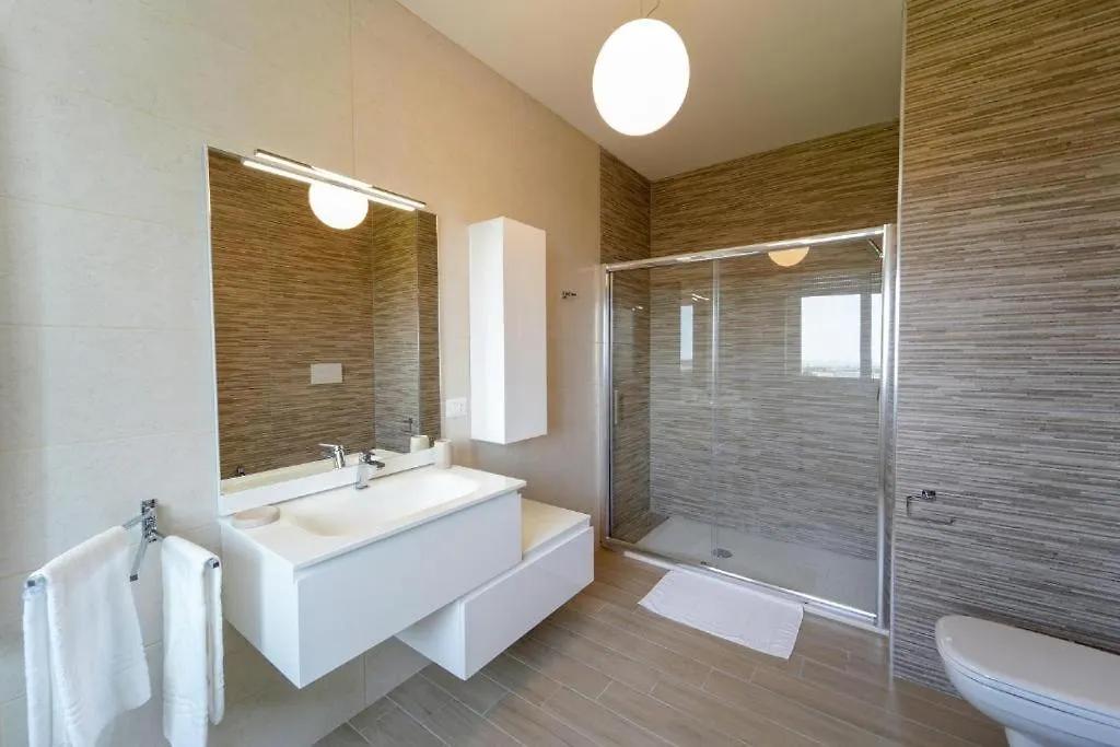 Wojtyla Airport Guest house Bari