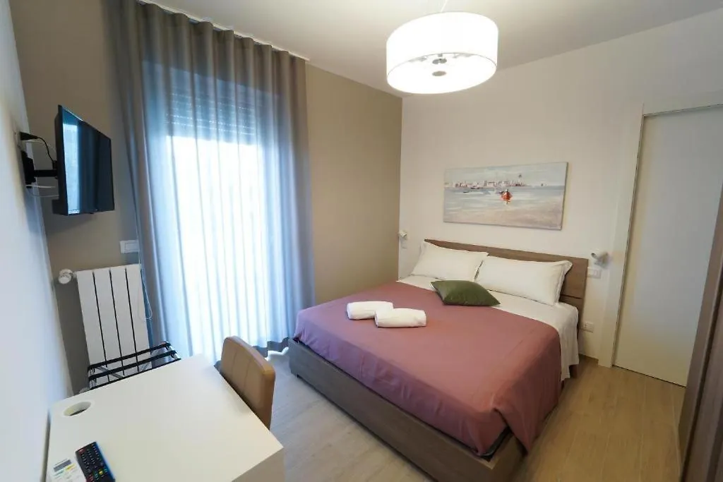 Wojtyla Airport Guest house Bari