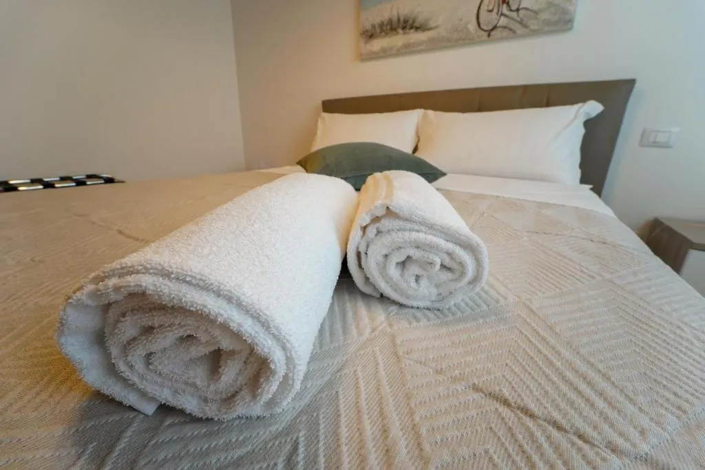 Wojtyla Airport Guest house Bari